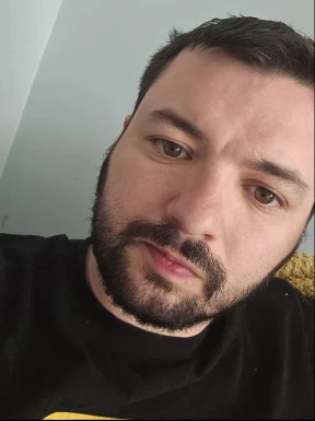 English men looking for love