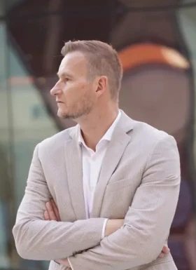 English men looking for love