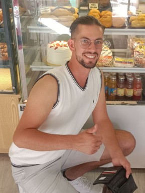 French men looking for love