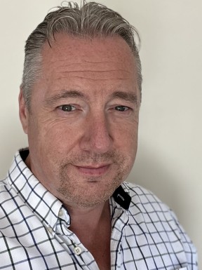 English men looking for love